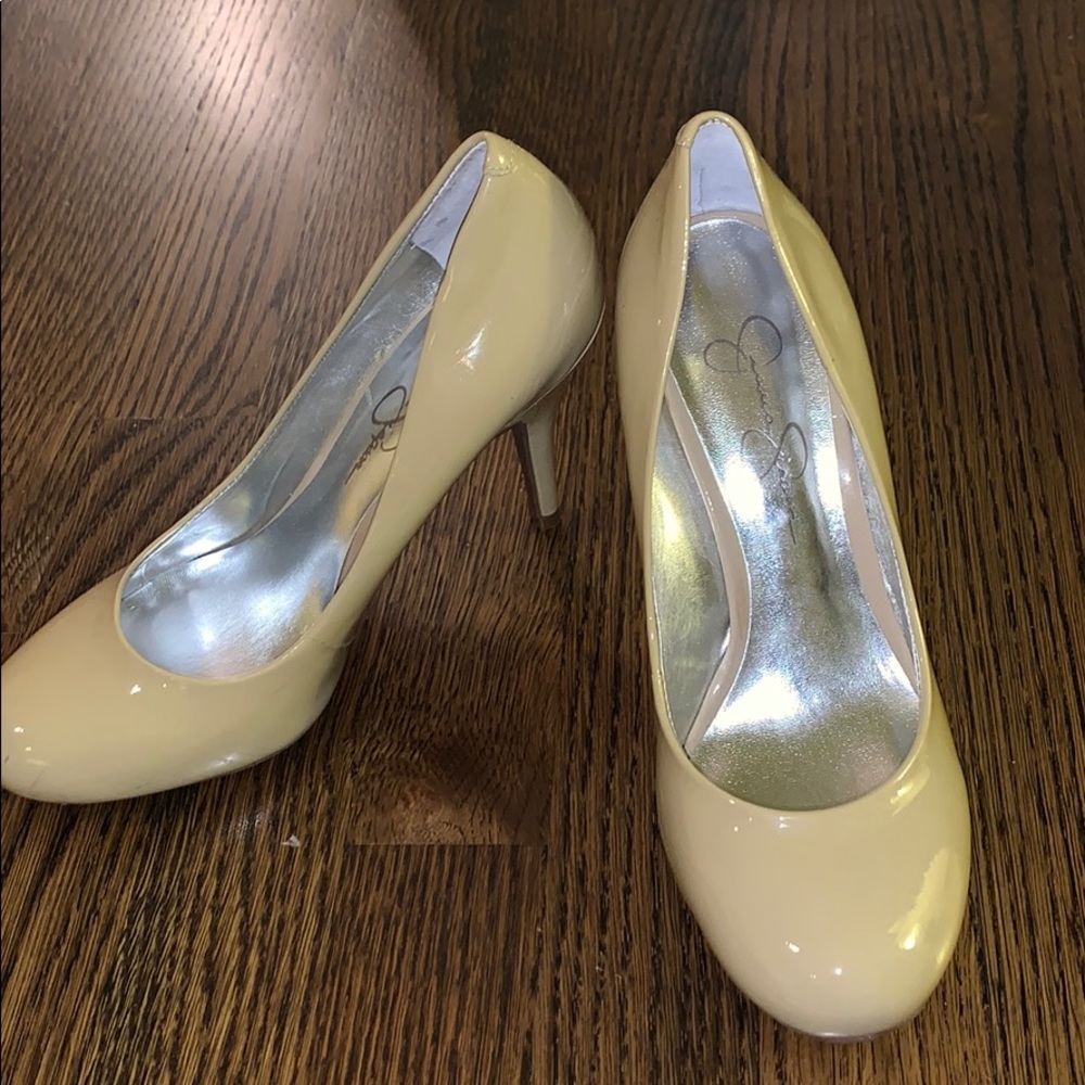 Jessica Simpson nude heels